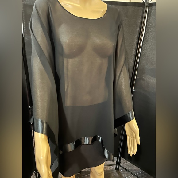 Black sheer shawl with satin edging. Scarf - Picture 2 of 7